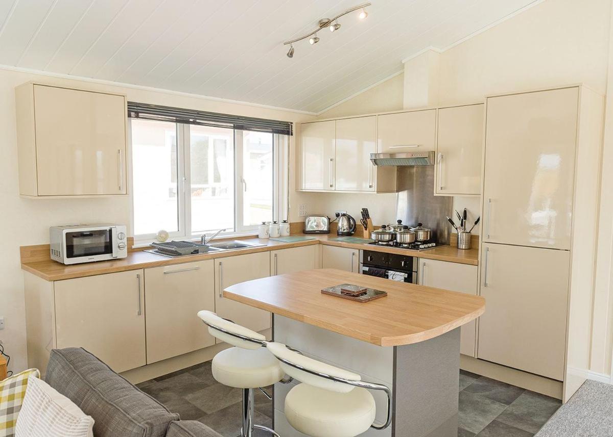 Mundesley Holiday Village Экстерьер фото