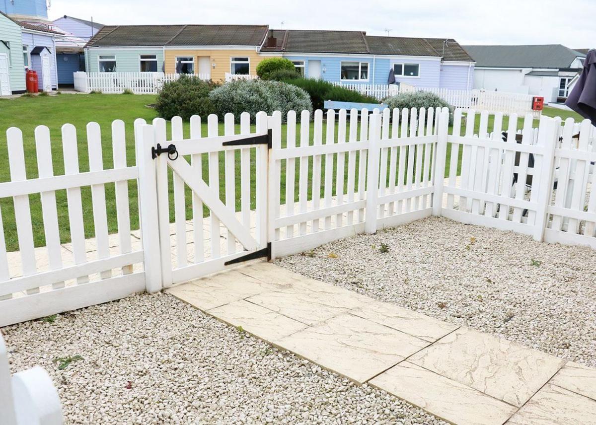 Mundesley Holiday Village Экстерьер фото