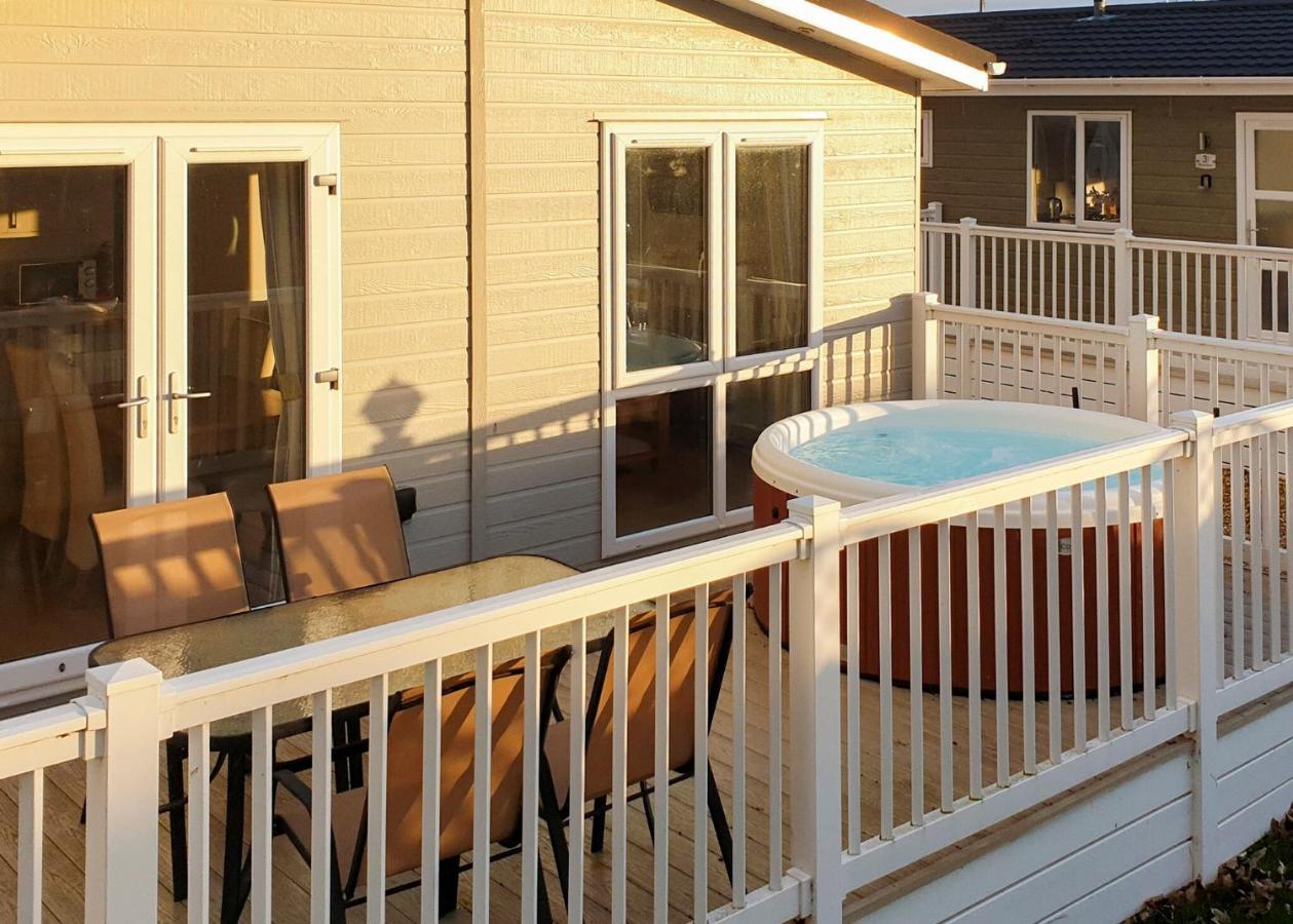 Mundesley Holiday Village Экстерьер фото